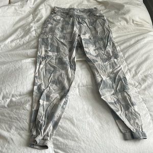 green camo cargo pants from abercrombie kids size 11-12